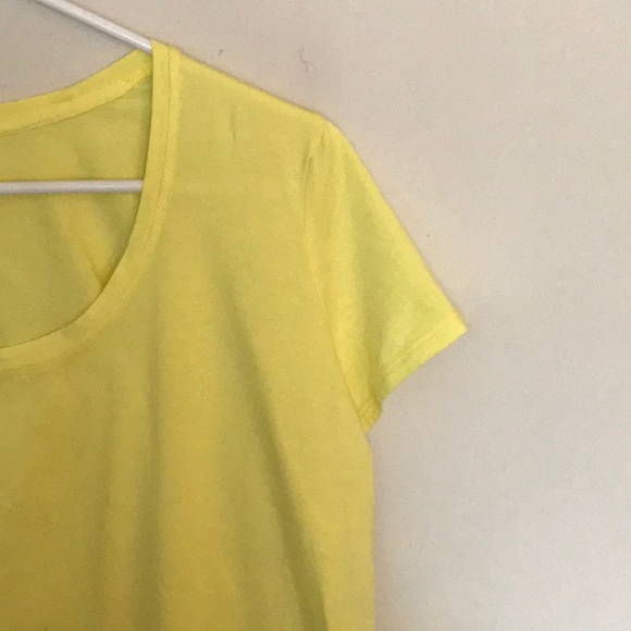 Another yellow tee!   From JCP! NWOT! - Picture 3 of 4